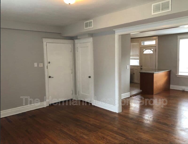 Saint Louis Condo: 3300-3308 Russell Blvd