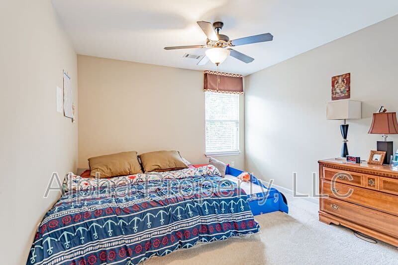 Greer House: 3 Keelin Ln