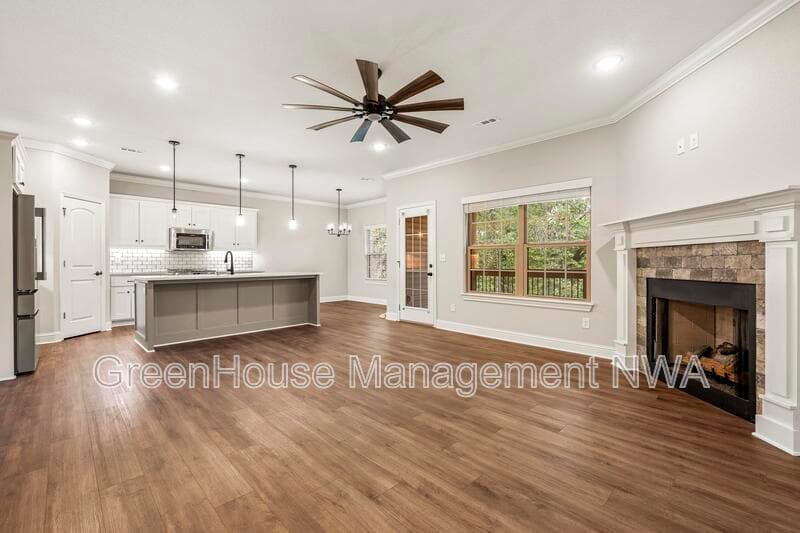 Bella Vista House: 28 Mills Dr