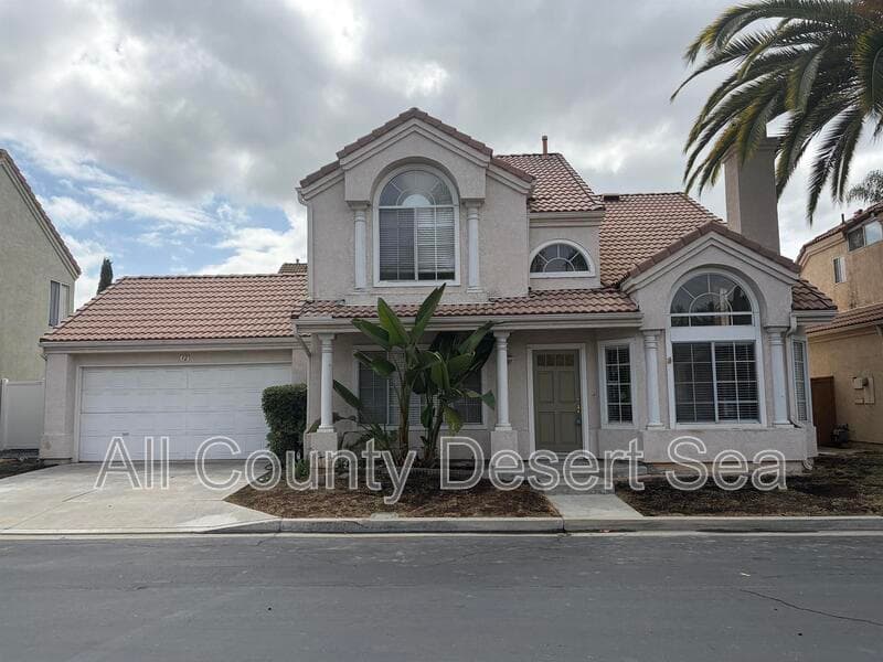 Aliso Viejo House: 12 Saint Moritz St