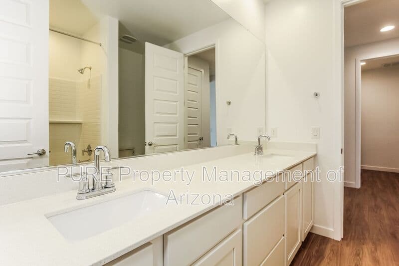 Phoenix House: 9524 W Flower St