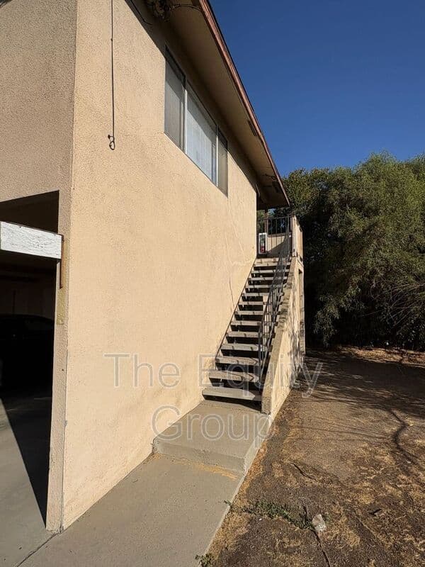 Visalia Condo: 2416-22 South Sallee Street