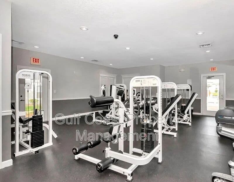 Riverview House: 5521 Legacy Crescent Place