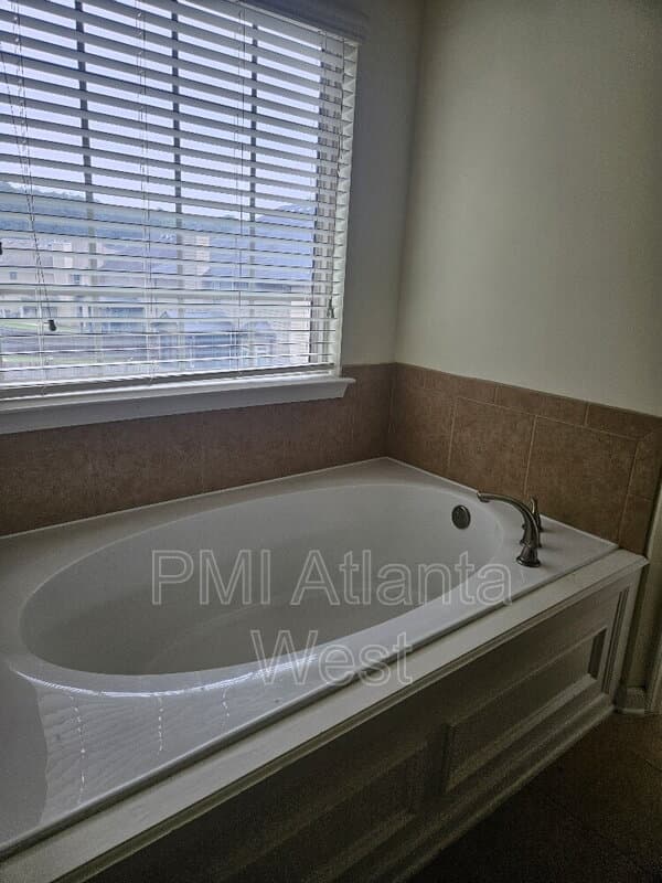 Dacula House: 2826 Austin Common Dr