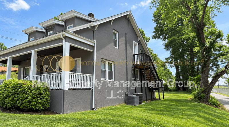 Lenoir House: 808 Harrisburg Dr SW