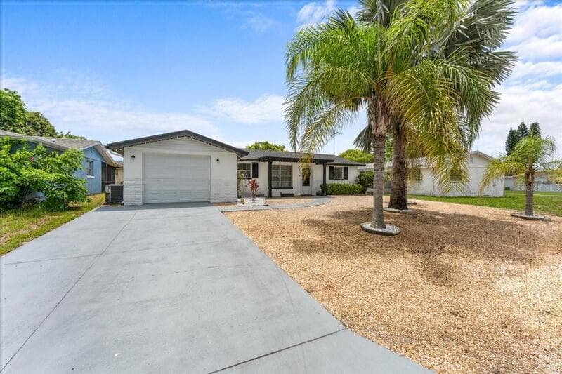 Port Richey House: 10914 Oakdale Avenue