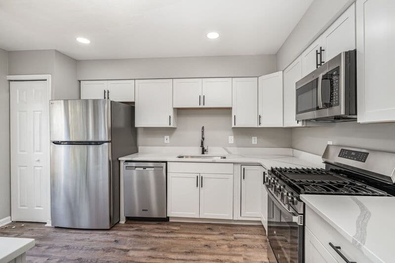 Fredericksburg House: 10701 Houck Dr