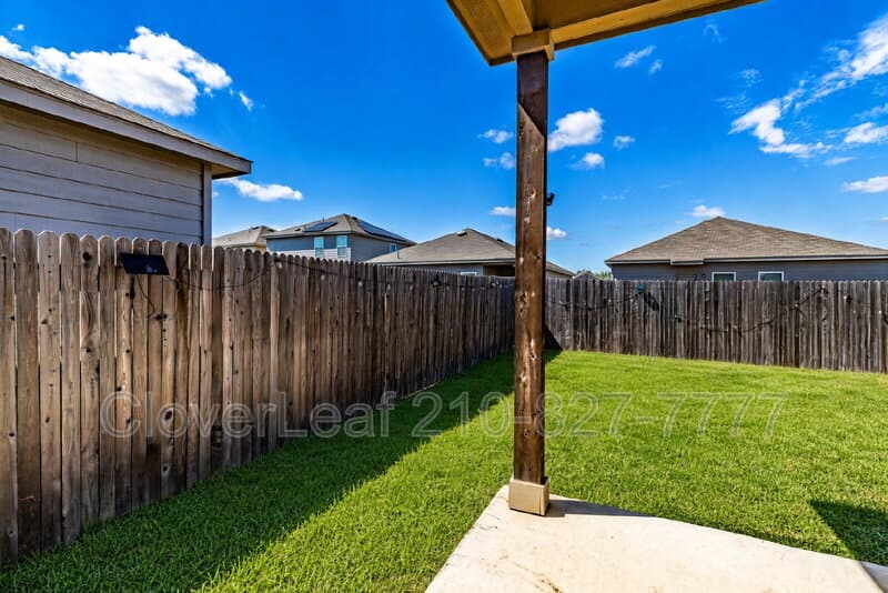 Elmendorf House: 14635 Hackamore Way