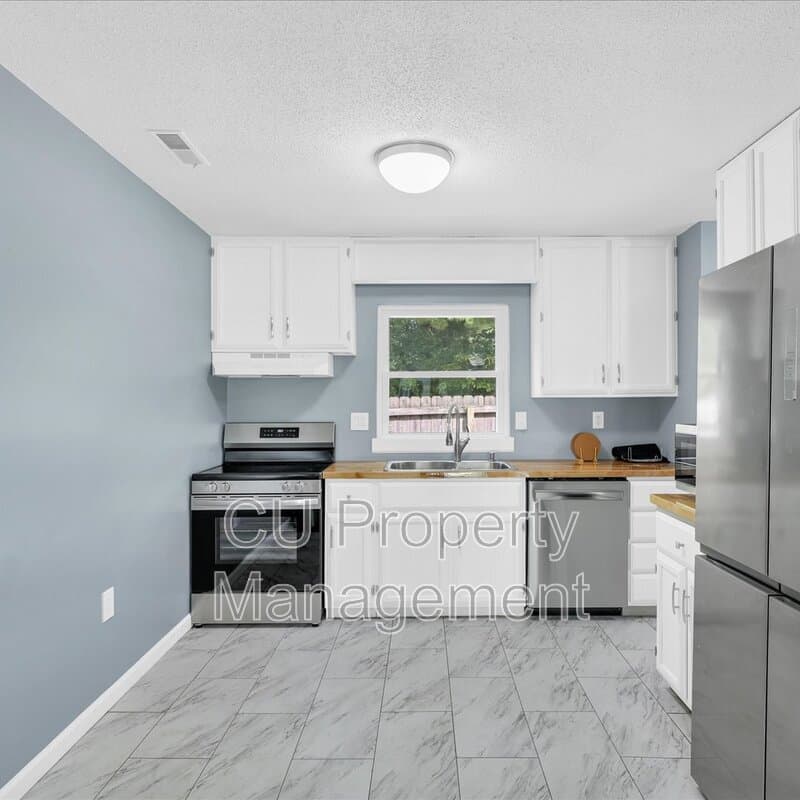 Champaign House: 610A English Creek Court