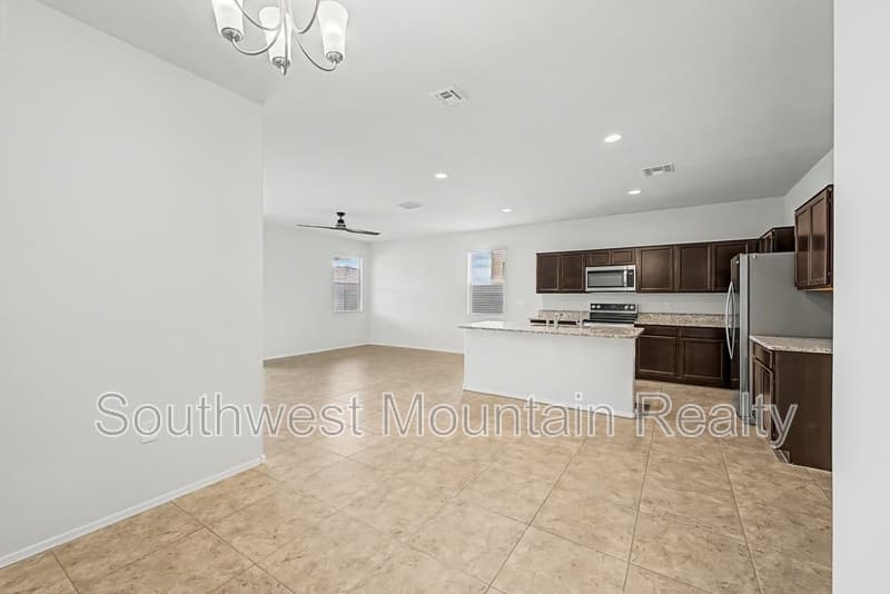 Florence House: 11553 E Sunflower Ln