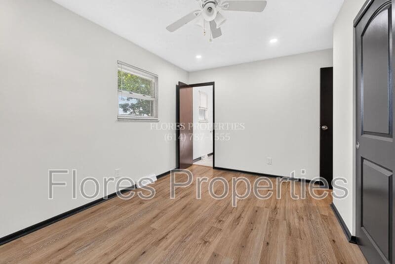 Columbus House: 6406 Faircrest Rd
