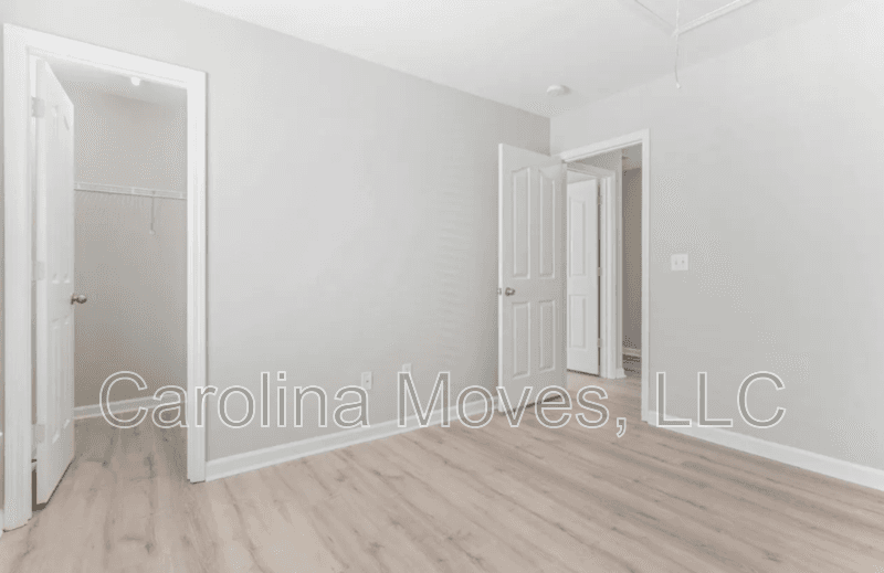 Greenville House: 104 Becket Court