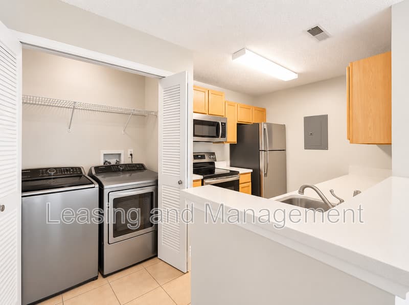 Mount Pleasant Condo: 2011 N Hwy 17