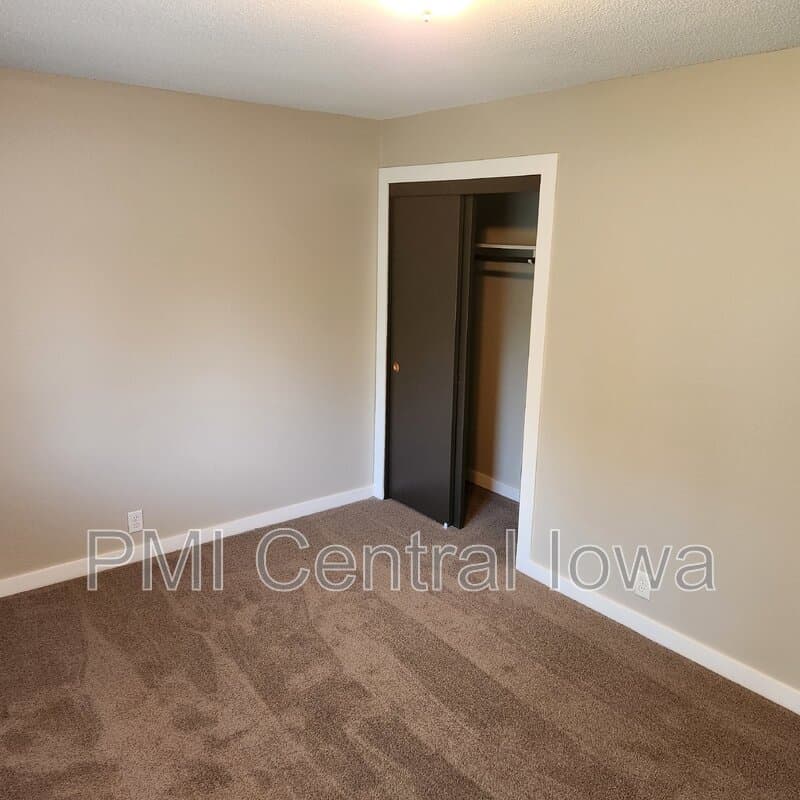 Waukee Condo: 450 Laurel St
