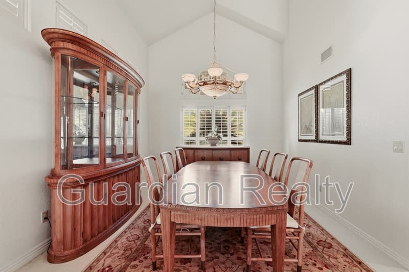 Henderson House: 1888 Woodhaven Dr