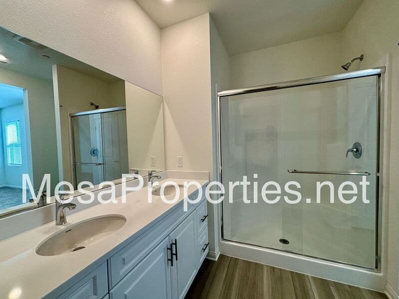 Victorville House: 10691 Sea Ace Place