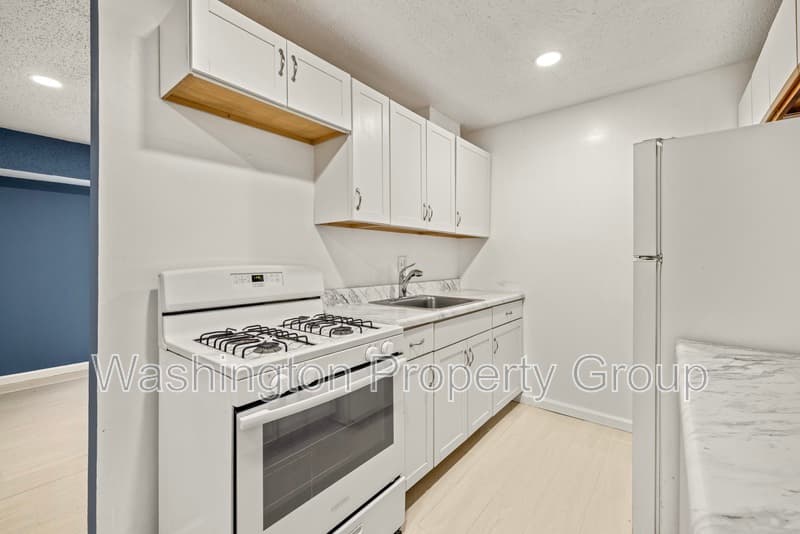 Temple Hills House: 3009 Southern Ave