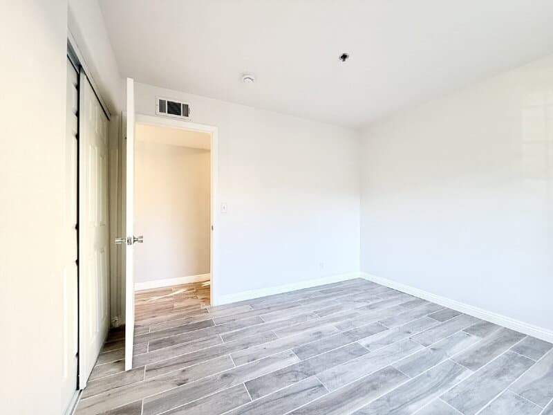 Inglewood Condo: 741 Venice Way