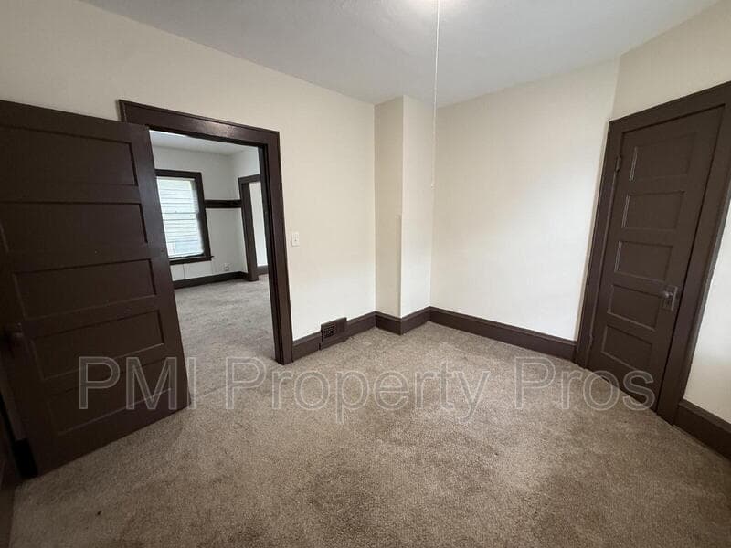 Milwaukee Condo: 2532 N 37th St