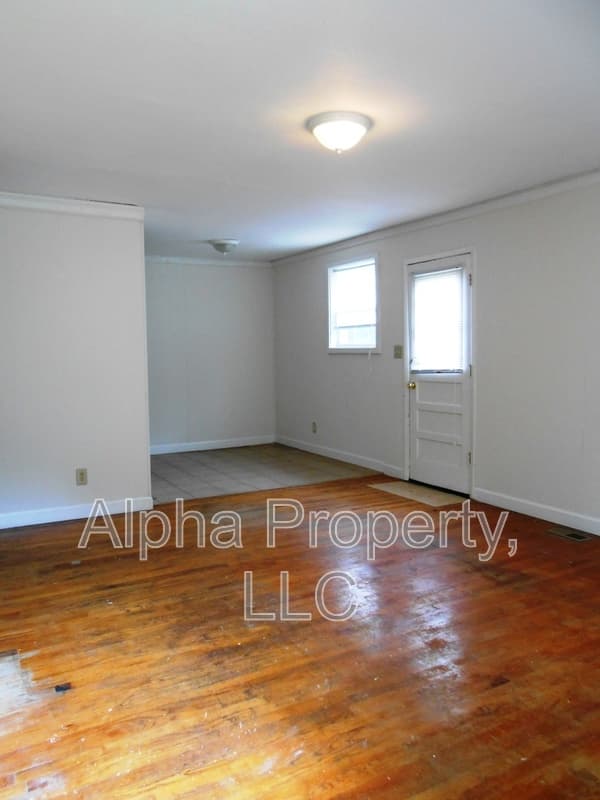 Greer House: 212 Campbell Ave