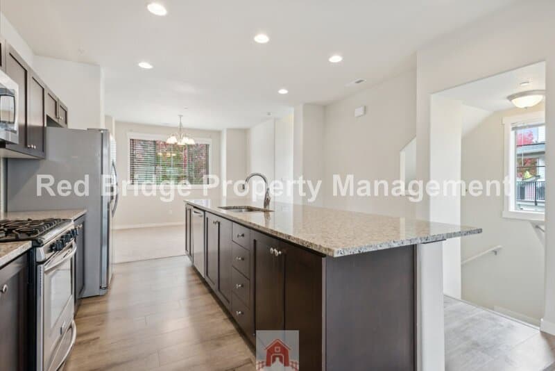 Wilsonville Townhome: 28520 SW Paris Ave