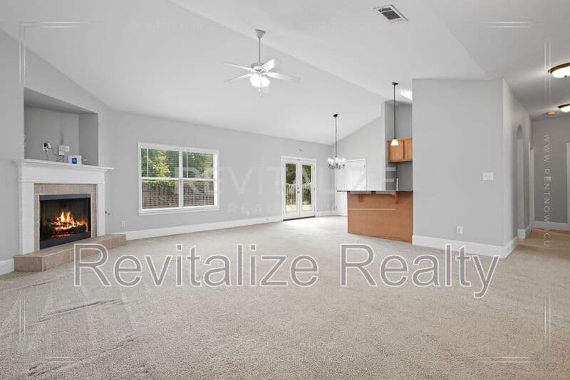 Daphne House: 11070 Courtland Court