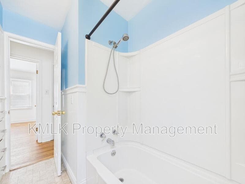 Akron House: 1263 Atwood Ave