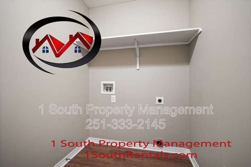 Mobile House: 9276 Champion Circle South