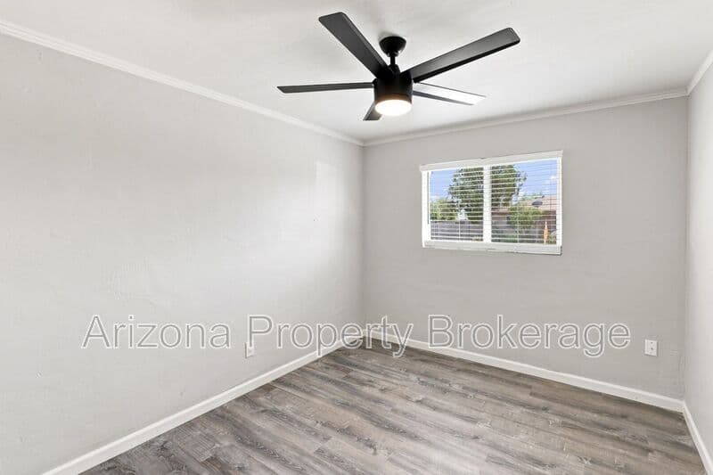 Phoenix House: 3302 W. Solano Dr. South