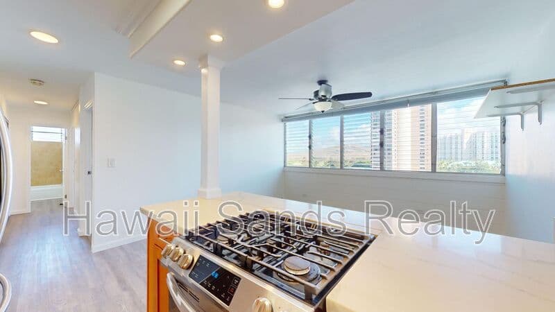 Honolulu House: 2977 Ala Ilima Street