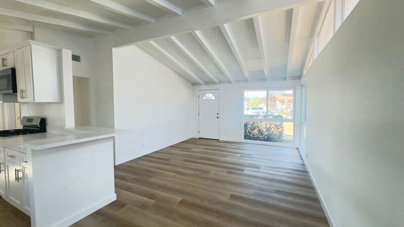 Glendora House: 1254 E Ada Ave