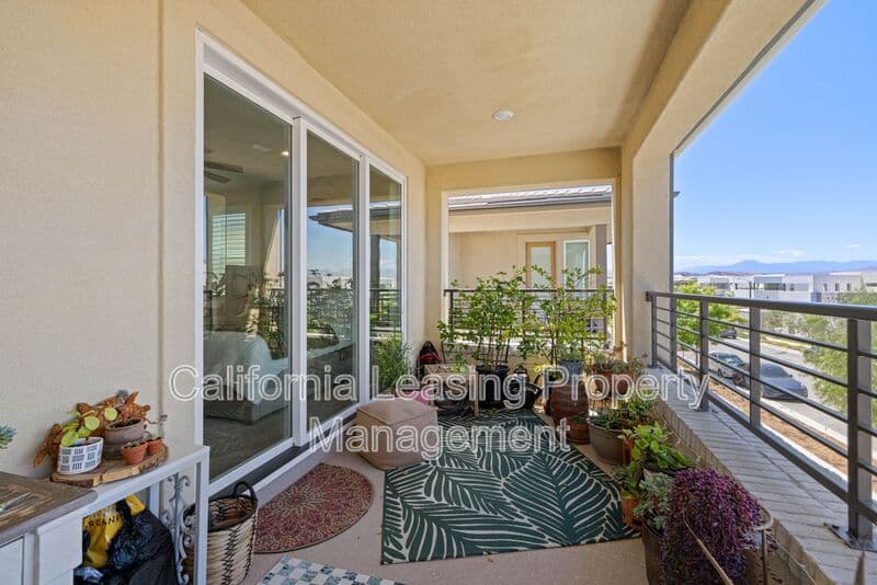 Valencia House: 27233 Red Willow Court