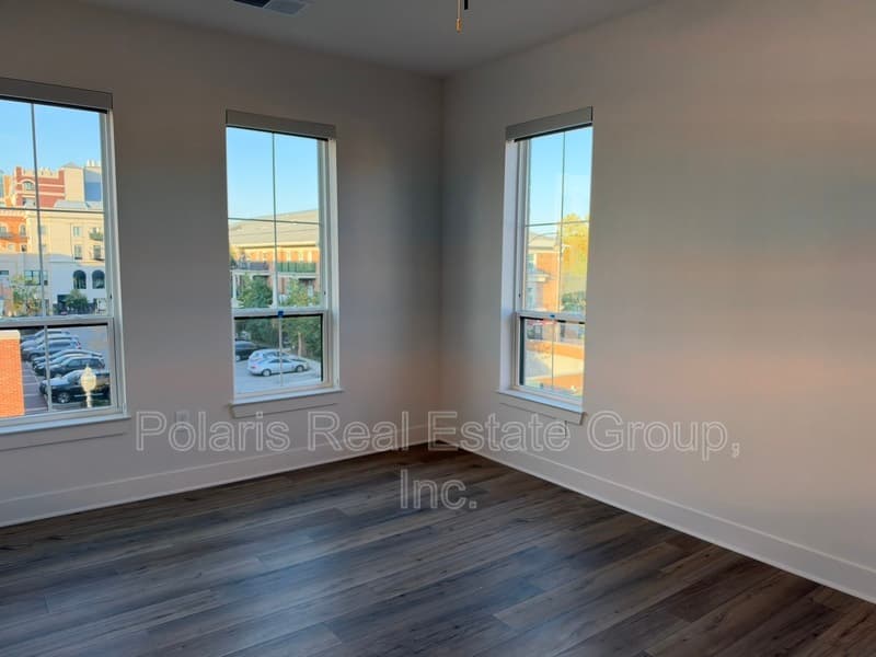 Carmel Condo: 925 Veterans Way