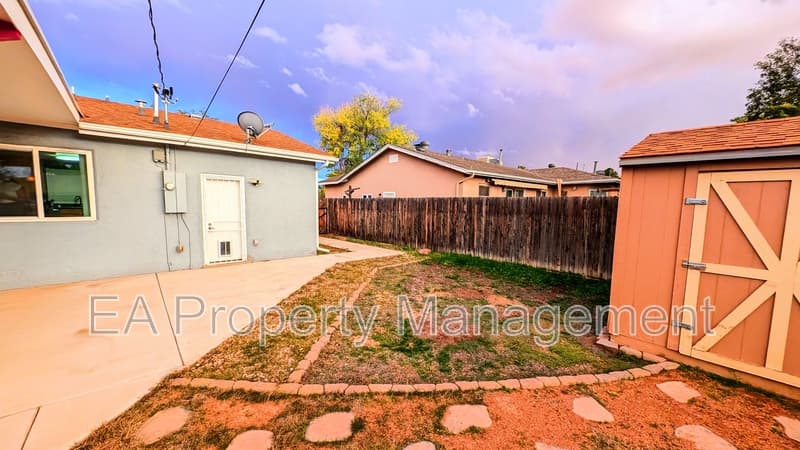 Albuquerque House: 2837 Palomas Dr NE
