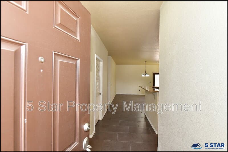 El Paso House: 4913 Adrian Campos St !!