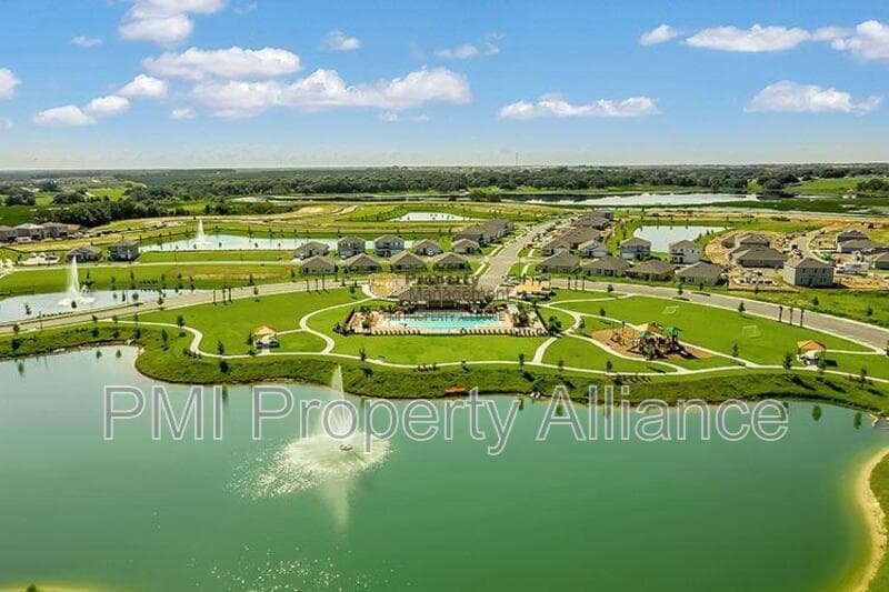 Davenport House: 908 Brooklet Dr