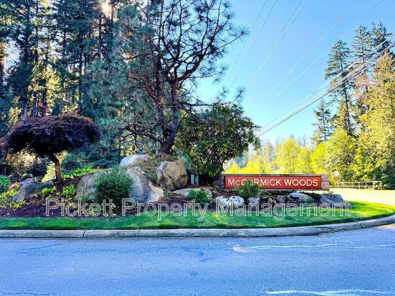 Port Orchard House: 3835 SW Alava Ct