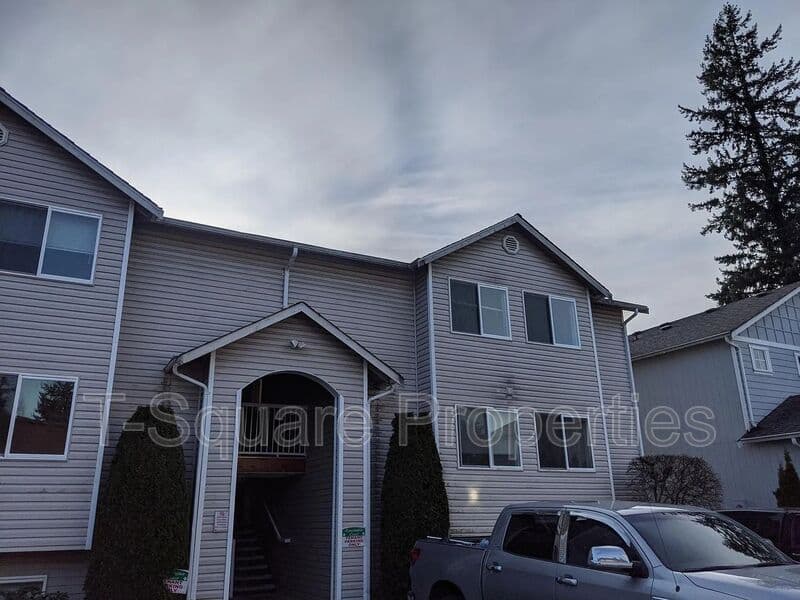 Everett House: 8830 3rd Ave SE