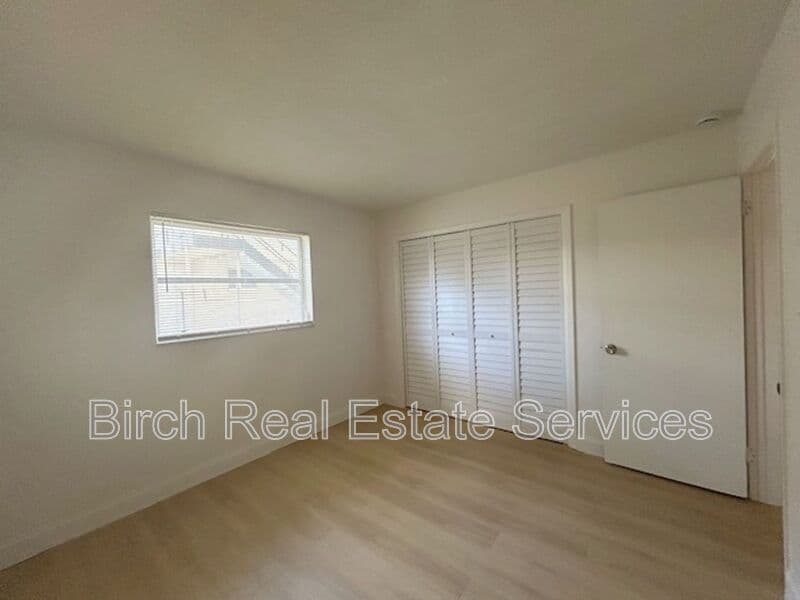 Clearwater House: 200 Waverly Way