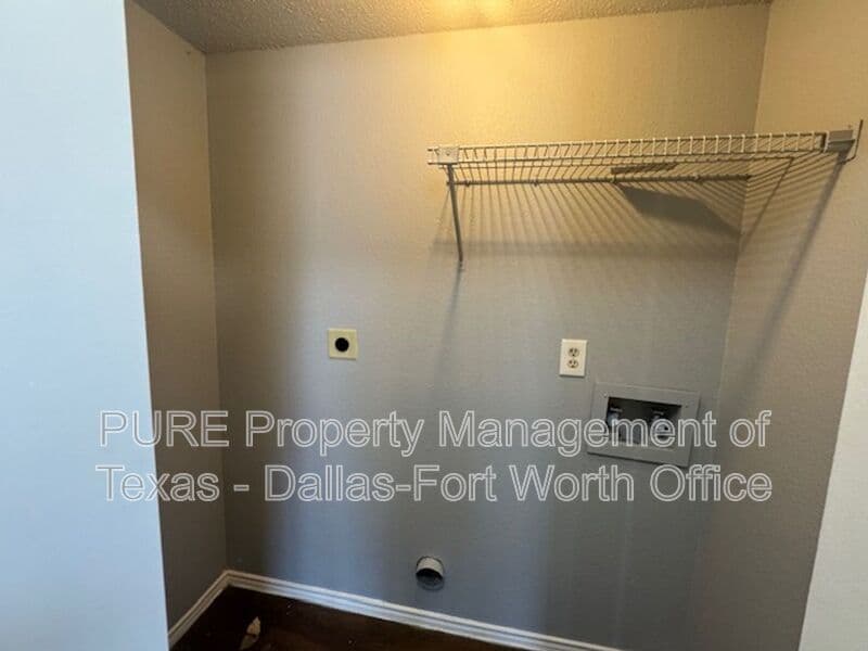 Irving Condo: 4004 W. Pioneer Dr.