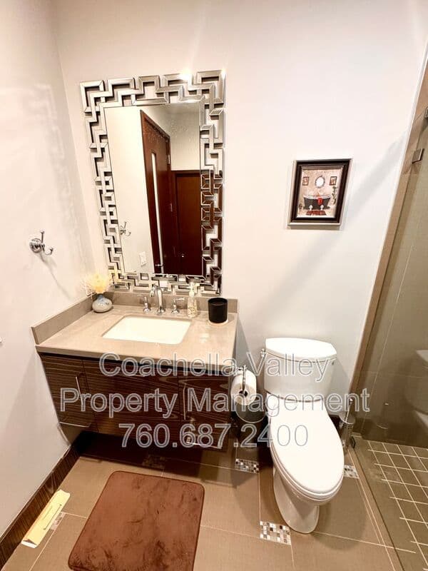Rancho Mirage House: 21 Lake Shore Dr