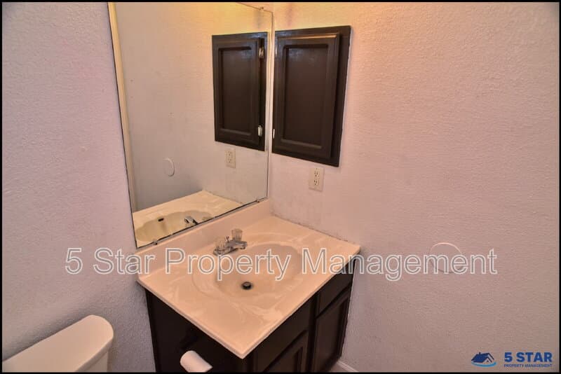 El Paso House: 7959 Morning Dawn Avenue !!