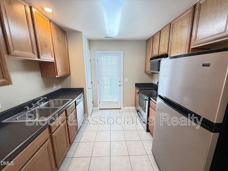 Raleigh House: 9911 Cleaver Ct