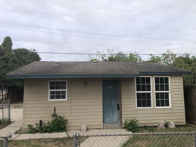Kingsville Condo: 422 W Lott Ave - 422 1/2 B