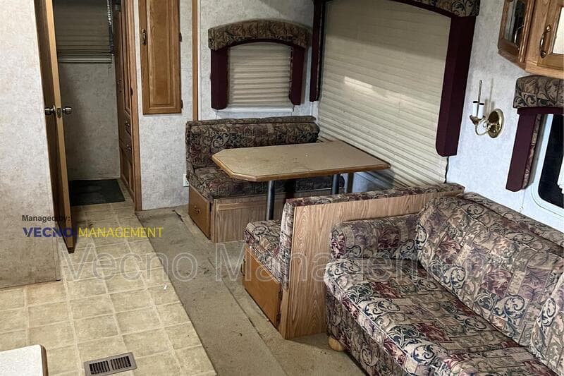 Pearsall House: 1819 County Road 1001 - 101