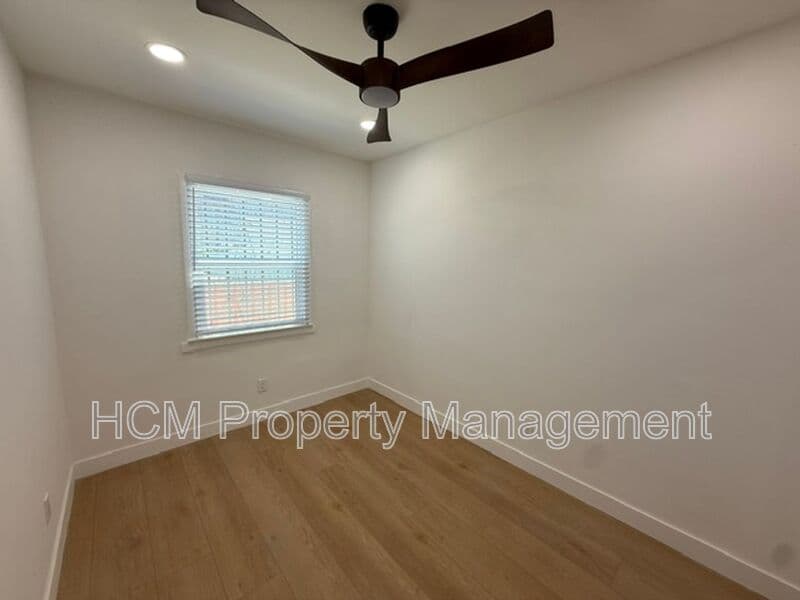 Long Beach House: 1048 Cedar Ave