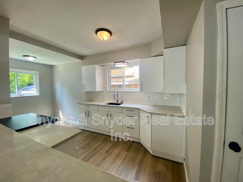 Akron House: 1062 Pitkin Avenue