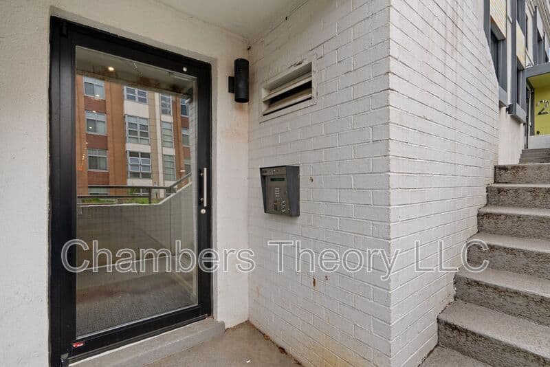 Washington Condo: 2422 17th St