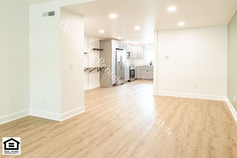 Huntertown Townhome: 15018 Tally Ho Dr