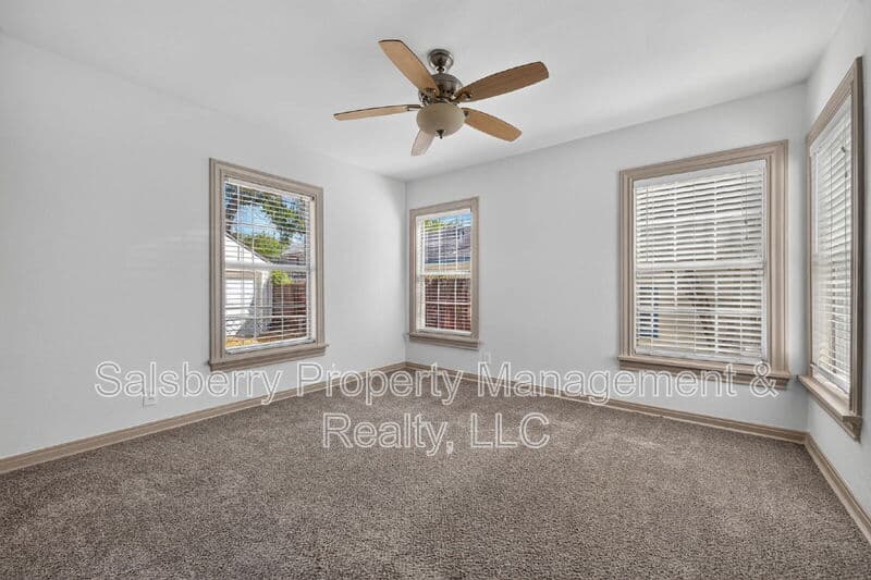 Fort Worth House: 3824 Collinwood Avenue